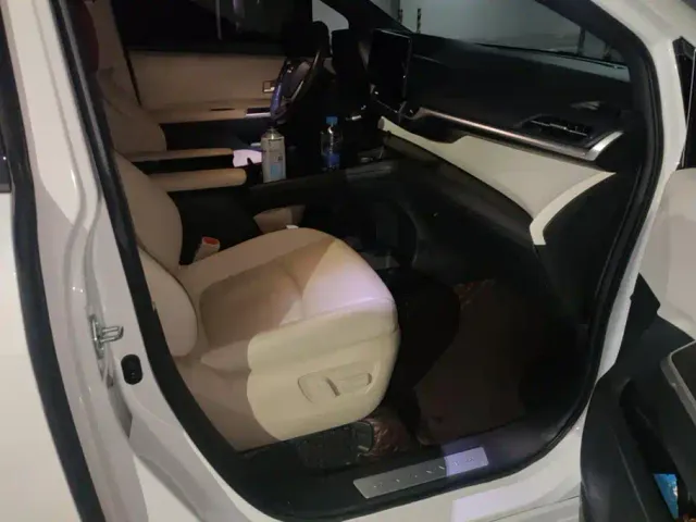 Toyota Granvia — Фото автомобиля 8