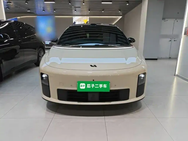 Li Auto i6 — Фото автомобиля 2