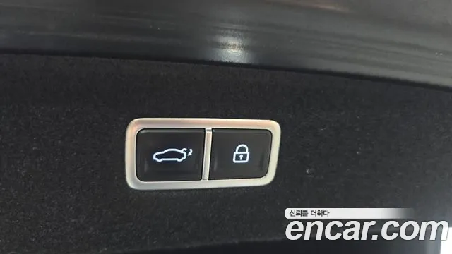 Genesis G90 Бензин 3.5 турбо AWD — Фото автомобиля 29