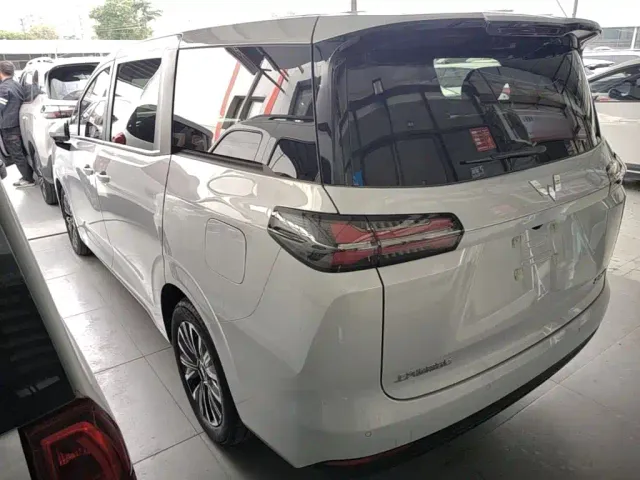 Wuling Starlight 730 — Фото автомобиля 4