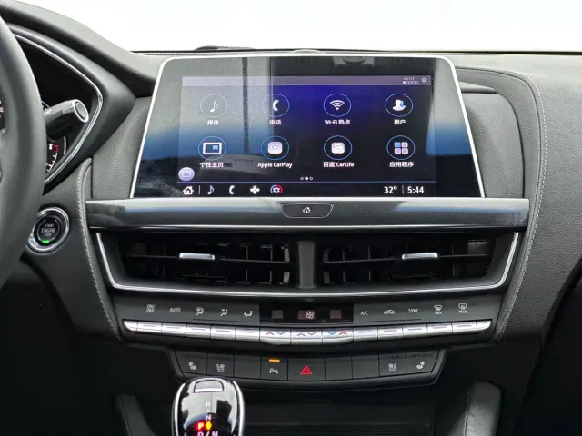 Cadillac CT5 — Фото автомобиля 7