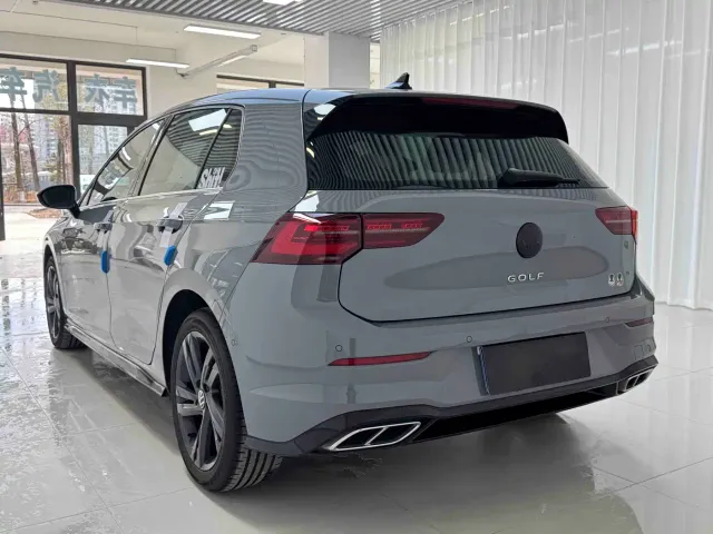 Volkswagen Golf — Фото автомобиля 4