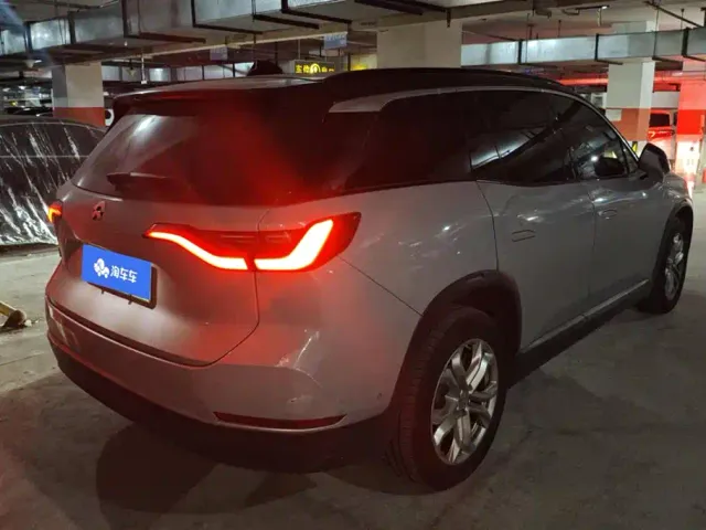 Nio ES8 — Фото автомобиля 3