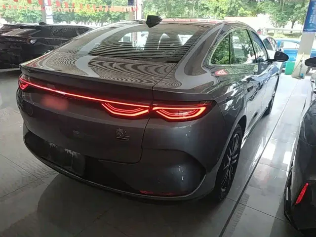 BYD Qin L — Фото автомобиля 6