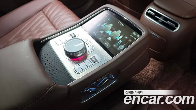 Genesis G90 Бензин 3.5 турбо AWD — Фото автомобиля 15