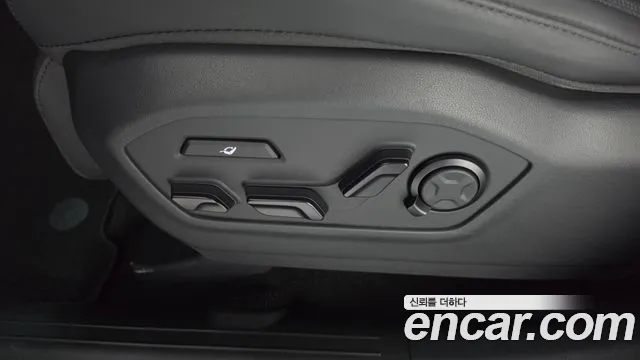 Hyundai Santafe Santa Fe (MX5) Бензин 2.5T 4WD — Фото автомобиля 25