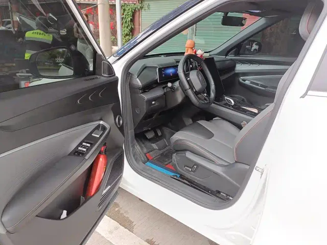 Geely Boyue — Фото автомобиля 12