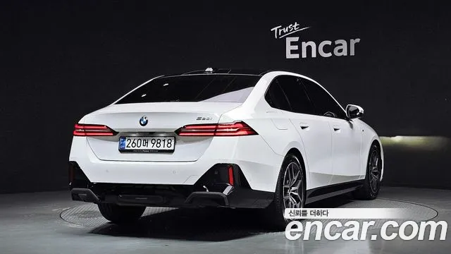BMW 5-Series — Фото автомобиля 2