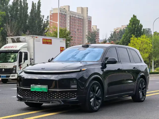 Li Auto L9 — Фото автомобиля 17