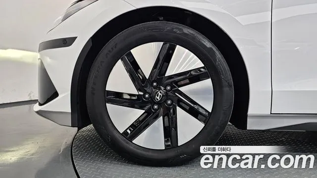 Hyundai Ioniq 6 — Фото автомобиля 5