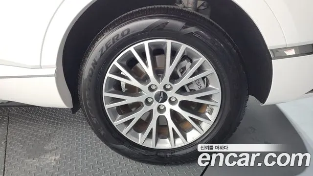Genesis GV80 2.5T Бензин 2WD — Фото автомобиля 17