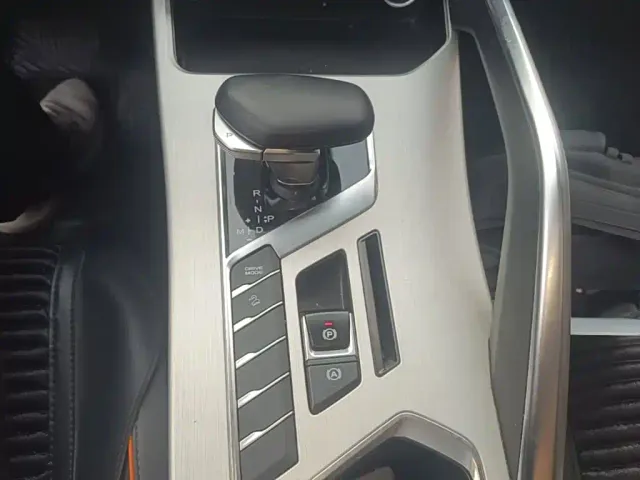 Geely Binyue — Фото автомобиля 13