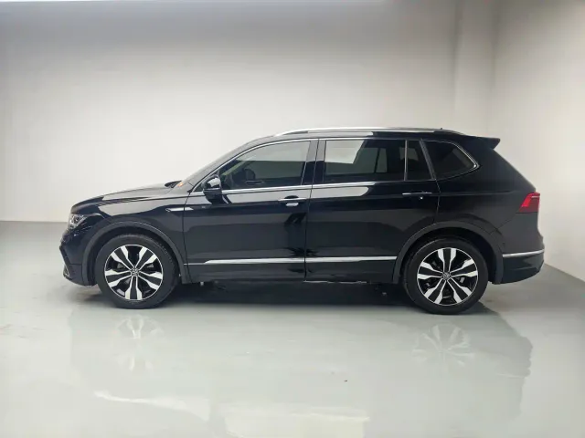 Volkswagen Tiguan L — Фото автомобиля 5