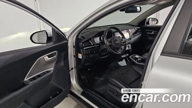 Kia Niro — Фото автомобиля 15