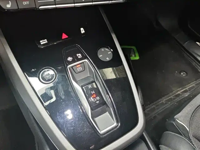 Audi Q5 e-tron — Фото автомобиля 16
