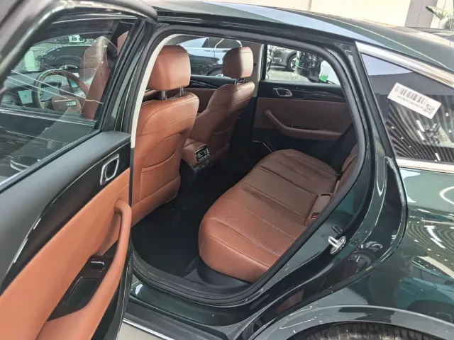 Geely Emgrand — Фото автомобиля 8