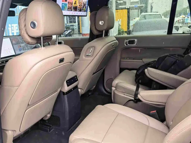 Li Auto L9 — Фото автомобиля 8