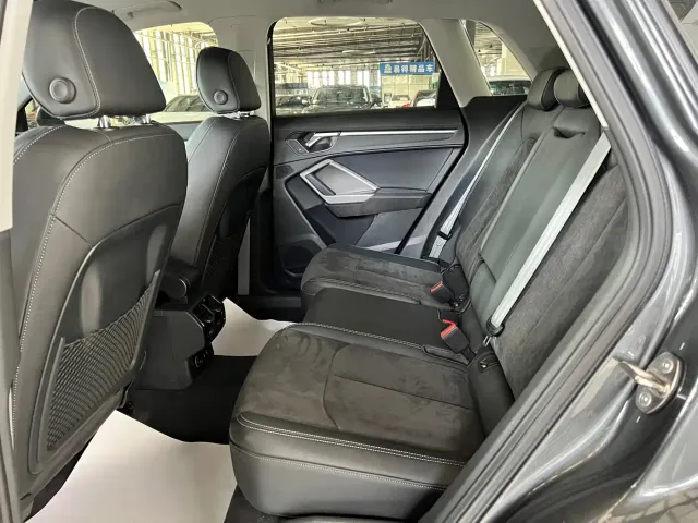 Audi Q3 — Фото автомобиля 11