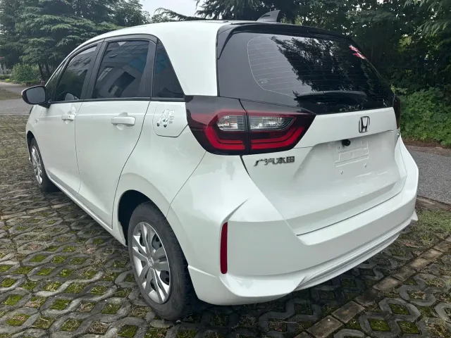 Honda Fit — Фото автомобиля 4