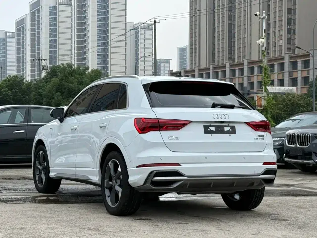 Audi Q3 — Фото автомобиля 9