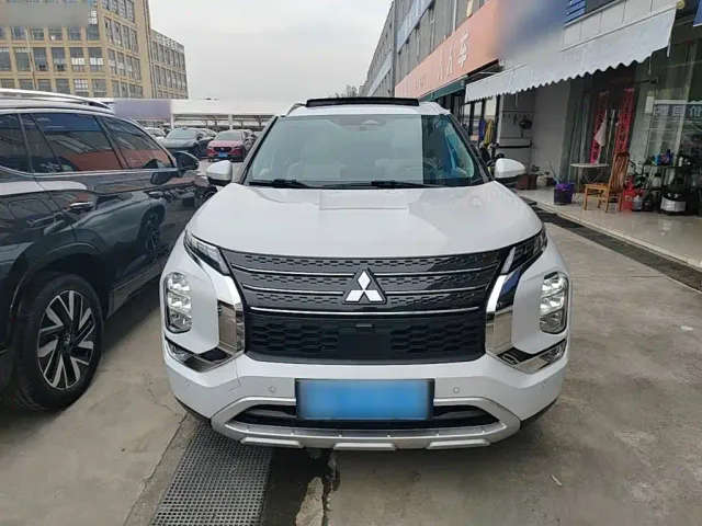 Mitsubishi Outlander — Фото автомобиля 2