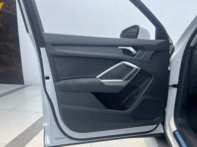 Audi Q3 — Фото автомобиля 12