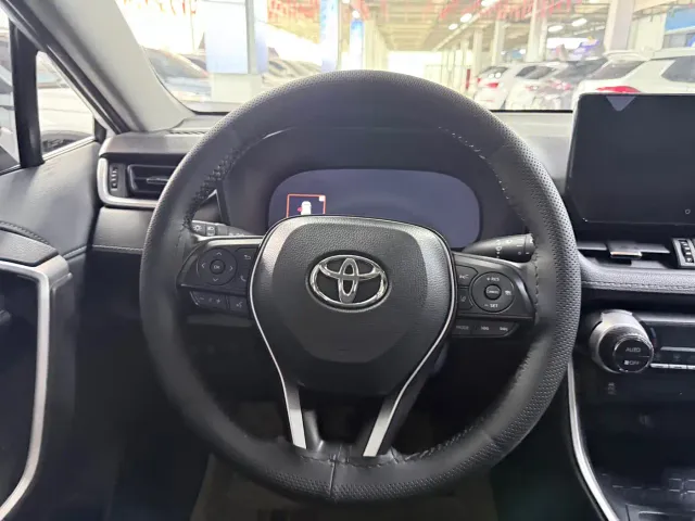 Toyota Wildlander — Фото автомобиля 13
