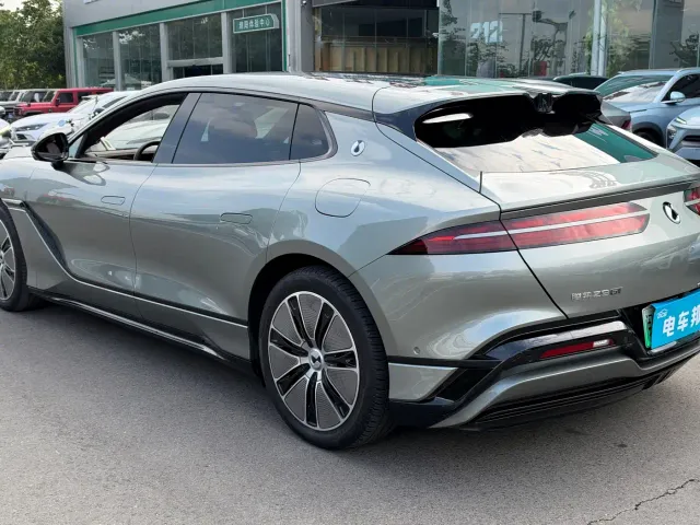 Denza Z9GT — Фото автомобиля 8