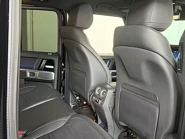 Mercedes-Benz G-Class — Фото автомобиля 12