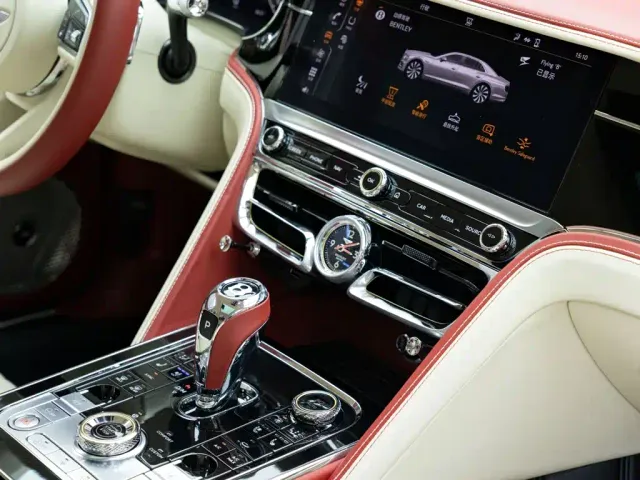 Bentley Flying Spur — Фото автомобиля 21