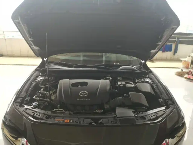 Mazda Axela — Фото автомобиля 19