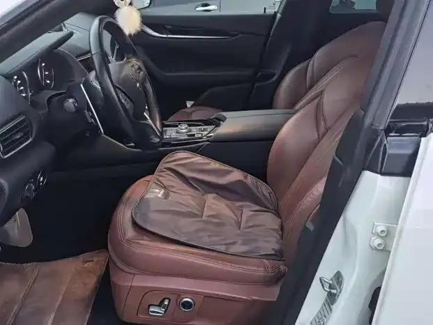 Maserati Levante — Фото автомобиля 3