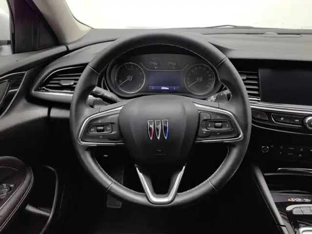 Buick Regal — Фото автомобиля 11
