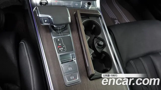 Audi A7 4K — Фото автомобиля 12