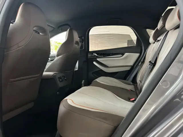 BYD Qin PLUS — Фото автомобиля 8