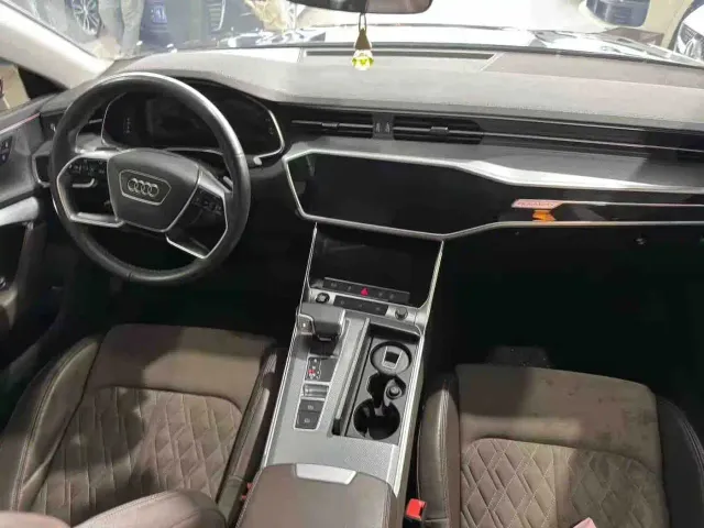 Audi A7L — Фото автомобиля 7