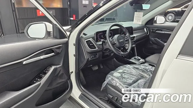 Kia Seltos New — Фото автомобиля 10