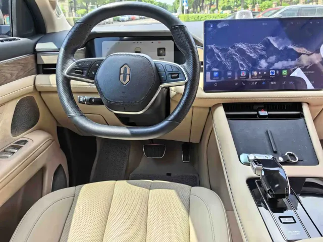 Aito M7 — Фото автомобиля 11