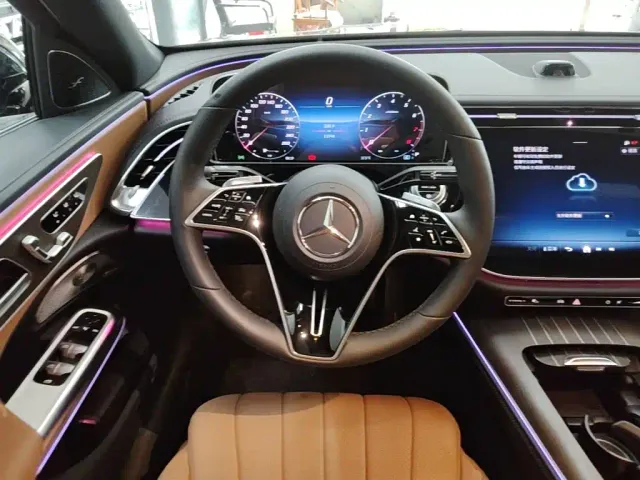 Mercedes-Benz E-Class — Фото автомобиля 10