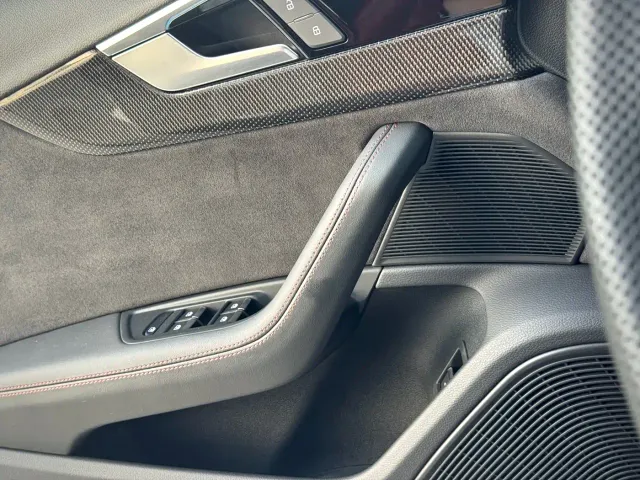 Audi S4 — Фото автомобиля 12
