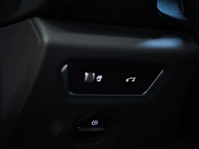 Lotus Emira — Фото автомобиля 22