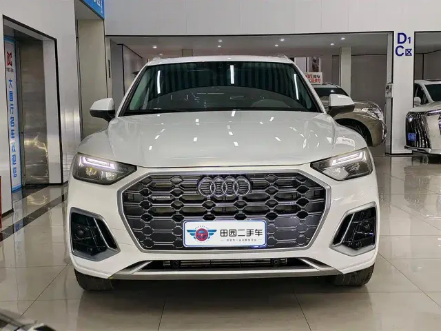 Audi Q5L — Фото автомобиля 2