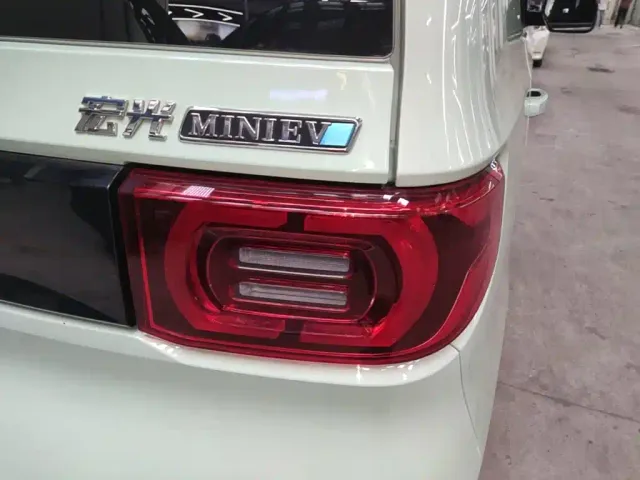 Wuling Hongguang Mini EV — Фото автомобиля 7