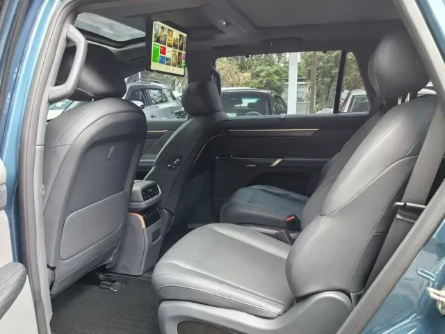 Dongfeng eπ 008 — Фото автомобиля 5