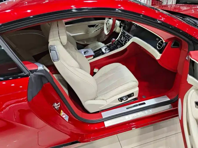 Bentley Continental — Фото автомобиля 10