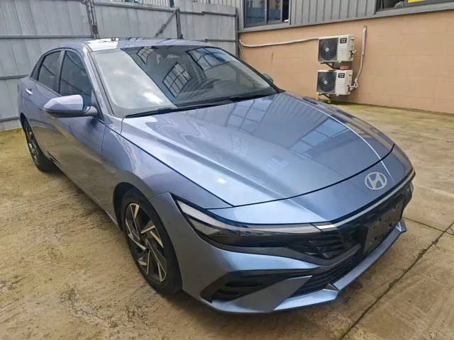 Hyundai Elantra — Фото автомобиля 3