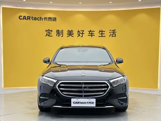 Mercedes-Benz E-Class — Фото автомобиля 3