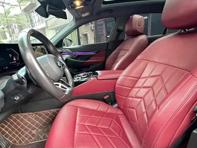BMW 5 Series — Фото автомобиля 7
