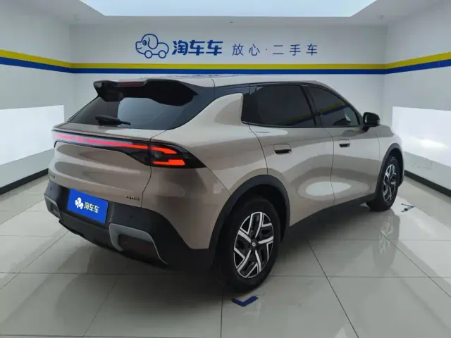 Changan Qiyuan Q05 — Фото автомобиля 3