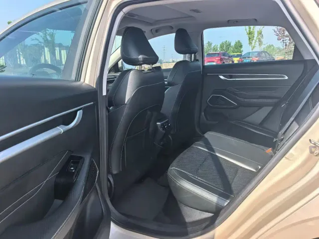 Geely Emgrand — Фото автомобиля 6